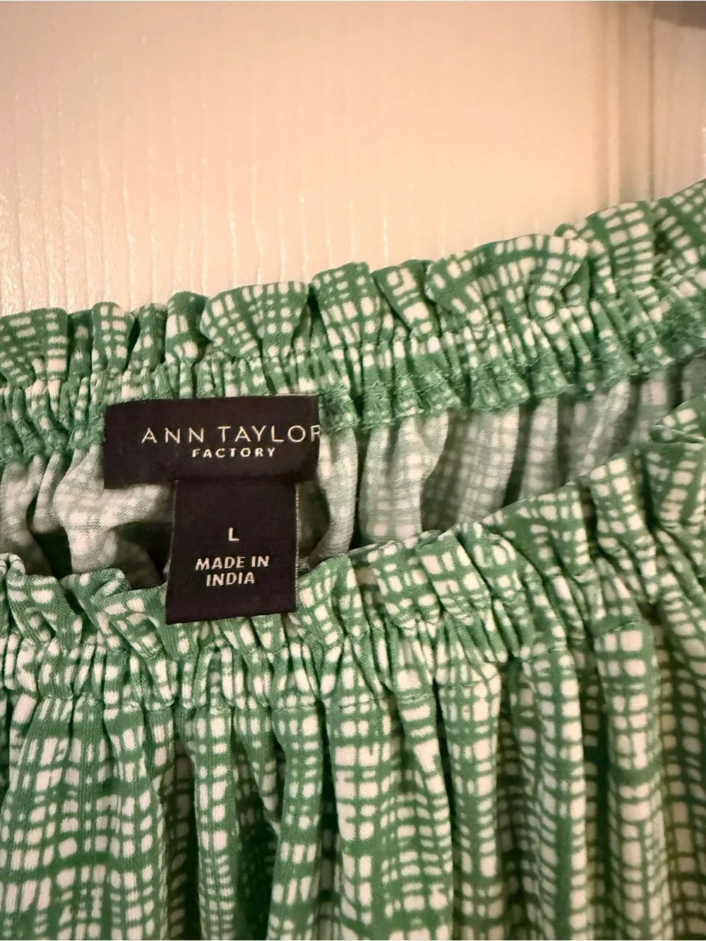 Ann Taylor Factory Green Textured Print Short-Sleeve Blouse